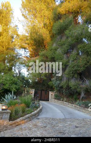 Encino, California, USA 19th December 2021 A general view of atmosphere of Musician/Singer Dave Grohl of Foo Fighters/Nirvana Home/house on December 19, 2021 in Encino, California, USA. Photo by Barry King/Alamy Stock Photo Stock Photo