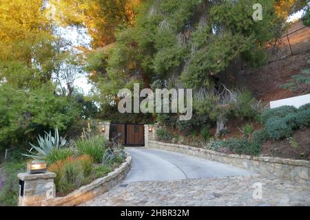 Encino, California, USA 19th December 2021 A general view of atmosphere of Musician/Singer Dave Grohl of Foo Fighters/Nirvana Home/house on December 19, 2021 in Encino, California, USA. Photo by Barry King/Alamy Stock Photo Stock Photo