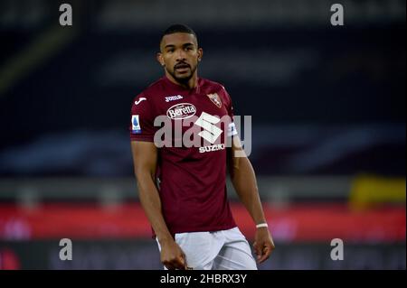 Turin, Italy. 19th Dec, 2021. Gleison Bremer of Torino FC in action during the Serie A 2021/22 match between Torino FC and Hellas Verona FC at Olimpico Grande Torino Stadium on December 19, 2021 in Turin, Italy Photo ReporterTorino Credit: Independent Photo Agency/Alamy Live News Stock Photo