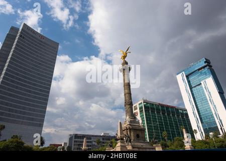 The Angel of Independence, officially known as Monumento a la Independencia is a victory column on a roundabout at Paseo de La Reforma Stock Photo