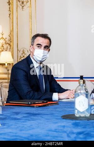 JJerome Marchand Arvier, Director General of APHP, Assistance publique Hospitals of Paris are seen during the meeting with PM Jean Castex on the health Pass at the Matignon, in Paris, France, on December 21, 2021. Photo by Come Sittler/Pool/ABACAPRESS.COM Stock Photo