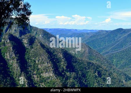 A view of the Great Dividing Range from Kanangra Walls in NSW, Australia Stock Photo