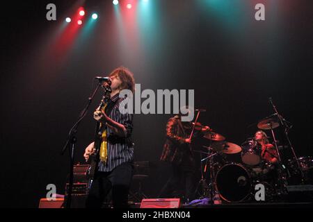 Waterboys Concert - 2/11/2001 - Brixton Academy, London. Lead singer Mike Scott performing live on stage with the band. Stock Photo