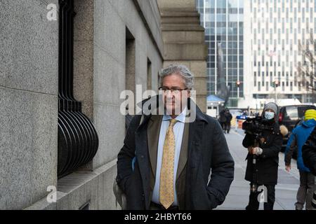 Defense attorney Jeffrey Pagliuca arriving at the federal courthouse in