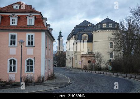 Weimar, Germany. 22nd Dec, 2021. The Duchess Anna Amalia Library (r) at the street Ackerwand resp. the park at the Ilm. In the background the tower of the city castle can be seen, on the left the house of Frau von Stein. Credit: Soeren Stache/dpa-Zentralbild/ZB/dpa/Alamy Live News Stock Photo