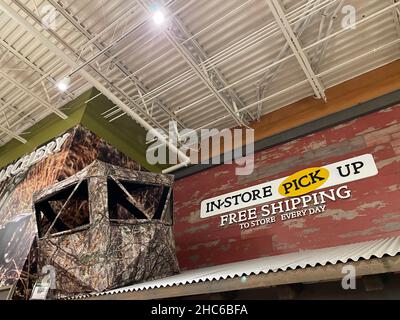 Augusta, Ga USA - 12 03 21: Cabelas retail store Cabela Parkway Stock Photo