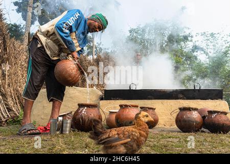 Process Of Making KHEJUR GUR Stock Photo