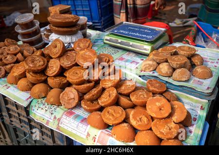 Process Of Making KHEJUR GUR Stock Photo