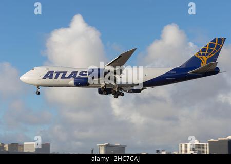 atlas-air-boeing-747-8-