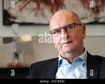 Potsdam, Germany. 15th Sep, 2021. Dietmar Woidke (SPD), Minister President of Brandenburg, recorded during an interview with dpa. (to dpa 'Woidke: Decide on question of compulsory vaccination only later') Credit: Soeren Stache/dpa-Zentralbild/dpa/Alamy Live News Stock Photo