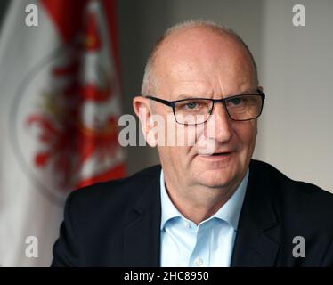 Potsdam, Germany. 15th Sep, 2021. Dietmar Woidke (SPD), Minister President of Brandenburg, recorded during an interview with dpa. (to dpa 'Woidke: Decide on question of compulsory vaccination only later') Credit: Soeren Stache/dpa-Zentralbild/dpa/Alamy Live News Stock Photo