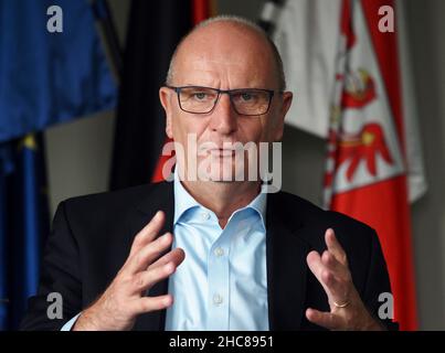 Potsdam, Germany. 15th Sep, 2021. Dietmar Woidke (SPD), Minister President of Brandenburg, recorded during an interview with dpa. (to dpa 'Woidke: Decide on question of compulsory vaccination only later') Credit: Soeren Stache/dpa-Zentralbild/dpa/Alamy Live News Stock Photo