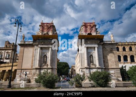 Seaside view of Porta Felice under a cloudy sky in Palermo Stock Photo