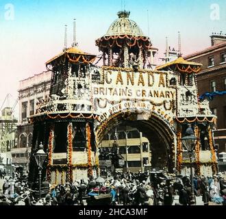 The Canadian Arch, Whitehall, London in 1902 Stock Photo