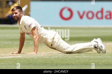 England's Mark Wood during day two of the third Ashes test at the Melbourne Cricket Ground, Melbourne. Picture date: Monday December 27, 2021. Stock Photo