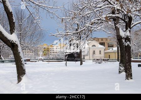 Moscow, Russia - 20 December 2021, Winter city, Taganka districts. Moscow is there after a snowfall on a sunny morning Stock Photo