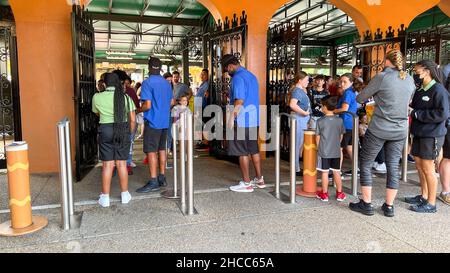 Tampa, FL USA - November 11, 2021:  The lines of people at the entrance to Busch Gardens in Tampa, Florida. Stock Photo