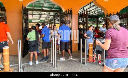 Tampa, FL USA - November 11, 2021:  The lines of people at the entrance to Busch Gardens in Tampa, Florida. Stock Photo