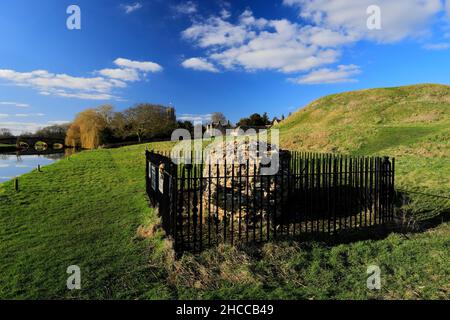 The ruins of Fotheringhay Castle, river Nene, Fotheringhay village, Northamptonshire, England, UK Mary Queen of Scots was beheaded here in 1586,   Kin Stock Photo