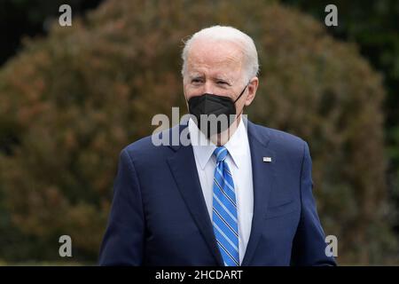 Washington, United States. 27th Dec, 2021. President Joe Biden, in route to Delaware from White House at South Lawn/White House in Washington DC, USA. Credit: SOPA Images Limited/Alamy Live News Stock Photo