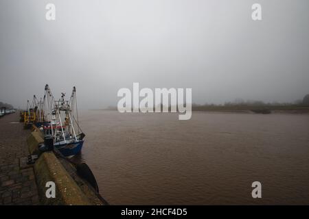 Fog settling over the River Great Ouse in Kings Lynn, Norfolk, UK Stock Photo