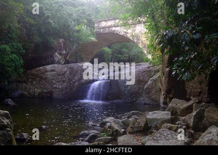 Stone bridge over Little Crystal Creek, Paluma Range National Park, near Townsville, Queensland, Australia Stock Photo