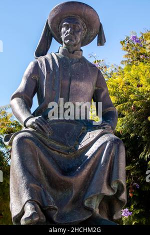 LAGOS, PORTUGAL - 23rd OCTOBER 2021: Statue of the famouse navigator, Infante Dom Henrique , in the town square of Lagos, Algarve, Portugal. Stock Photo