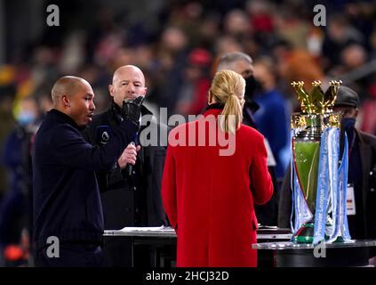 Prime TV commentators Alan Shearer, Gabby Logan and Nigel de Jong  ahead of the Premier League match at the Brentford Community Stadium,  London. Picture date: Wednesday December 29, 2021 Stock Photo - Alamy