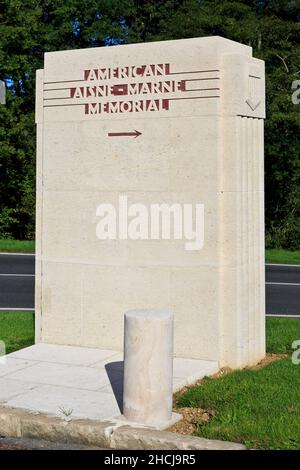 Road marker at the entrance of the First World War American Aisne-Marne Memorial in Chateau-Thierry (Aisne), France Stock Photo