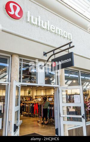 TORONTO, CANADA - NOVEMBER 13, 2018: Luluemon Athletica logo in front of  their local store in downtown Toronto, Ontario. Lululemon is a Canadian  Athle Stock Photo - Alamy