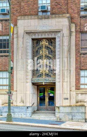 West Hospital, VCU Medical Center, 17-story Art Deco tower is still ...