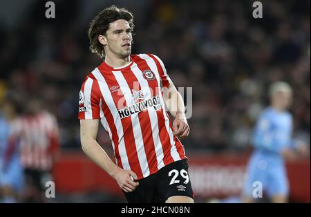 London, England, 29th December 2021. Mads Bech Sørensen of Brentford  during the Premier League match at Brentford Community Stadium, London. Picture credit should read: Paul Terry / Sportimage Stock Photo