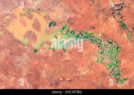 Some of the largest natural lakes in Australia are waterless throughout much of the year. Scattered across the country, these ephemeral lakes usually Stock Photo