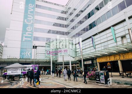 Slough, UK. 10th July, 2021. Shoppers approach an entrance to the Queensmere shopping centre. Plans are shortly expected to be submitted to Slough Bor Stock Photo