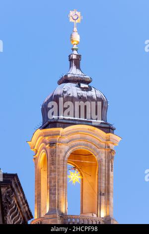 Dresden: roof lantern of Frauenkirche (Church of Our Lady), Moravian star (Herrnhuter Stern) as Christmas decoration, in , Sachsen, Saxony, Germany Stock Photo