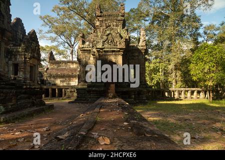 Chau Say Tevoda Hindu Temple, from the 12th century, built by the ancient Khmer empire, and the jungle landscape that surrounds it, in the Angkor Arch Stock Photo