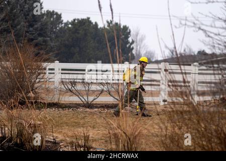 Louisville, Colorado, USA. 31st Dec, 2021. Aftermath in the neighborhood between Harper Lake and S Centennial Parkway in Louisville, CO following the Marshall Fire that spread rapidly into Louisville and Superior, CO on Dec 31, 2021. (Credit Image: © Carl Glenn Payne/ZUMA Press Wire Service) Stock Photo