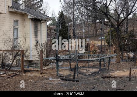 Louisville, Colorado, USA. 31st Dec, 2021. Aftermath in the neighborhood between Harper Lake and S Centennial Parkway in Louisville, CO following the Marshall Fire that spread rapidly into Louisville and Superior, CO on Dec 31, 2021. (Credit Image: © Carl Glenn Payne/ZUMA Press Wire Service) Stock Photo