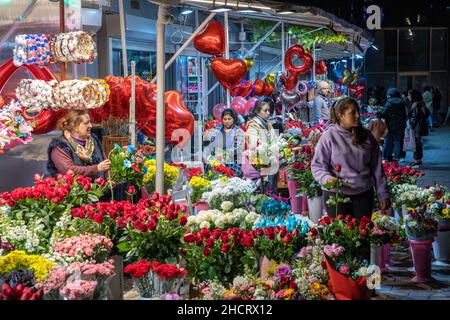 Istanbul, Turkey. 31st Dec, 2021. December 31, 2021: December 31, 2021 in Istanbul, Turkey: Florists selling flowers in Taksim square. People working on New Year's Eve on the last day of the year. (Credit Image: © Tolga Ildun/ZUMA Press Wire) Credit: ZUMA Press, Inc./Alamy Live News Stock Photo