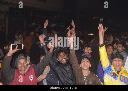 Lahore, Pakistan. 01st Jan, 2022. Pakistani Youngsters Celebrate New 