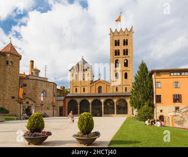 Ripoll, Girona Province, Catalonia, Spain.  Monastir, or monastery, de Santa Maria. Stock Photo