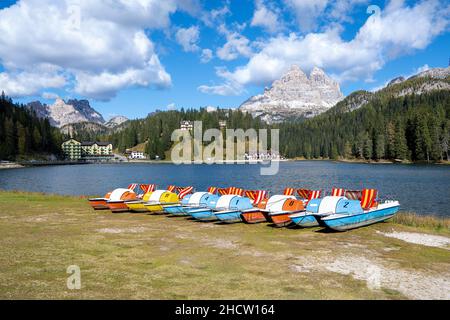 Lake Misurina and the mountains Tre Cime di Lavaredo, Italy Stock Photo