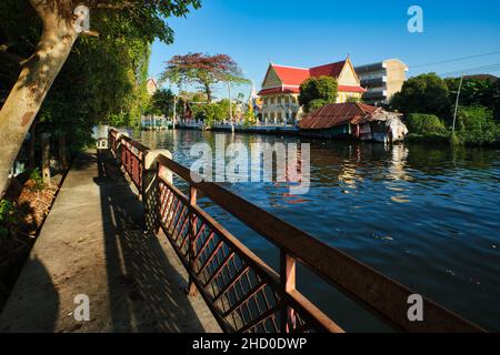 Klong Bangkok Yai, a canal in the Thonburi part of Bangkok, Thailand, Thonburi once the capital of Siam & now partly still having an almost rural feel Stock Photo