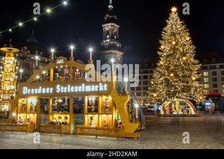 Night shot of Bruhl's Terrace on Christmas in Dresden, Germany Stock Photo