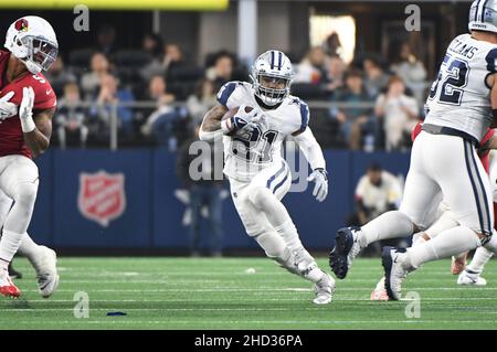 Arlington, United States. 02nd Jan, 2022. Dallas Cowboys Ceedee Lamb makes  a catch against the Arizona Cardinals during their NFL game at AT&T Stadium  in Arlington, Texas on Sunday, January 2, 2022.