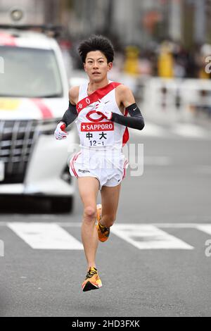 Kanagawa, Japan. Credit: MATSUO. 2nd Jan, 2022. Yamato Yoshii () Ekiden : The 98th Hakone Ekiden Race, Tokyo-Hakone Round-Trip College Ekiden Race, 1st section in Kanagawa, Japan. Credit: MATSUO .K/AFLO SPORT/Alamy Live News Stock Photo