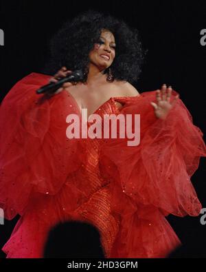 HOLLYWOOD FL - APRIL 30: Diana Ross performs at Hard Rock Live held at the Seminole Hard Rock Hotel & Casino on April 30, 2007 in Hollywood, Florida.  Credit: mpi04/MediaPunch Stock Photo