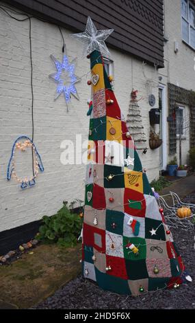 A knitted Christmas tree on display in Hockliffe, Bedfordshire. Stock Photo