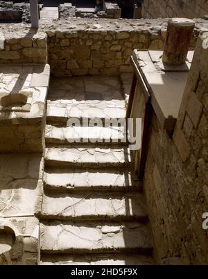 Greece, Crete. Minoan civilization. Palace of Knossos (1700-1450 BC). Architectural detail of the Grand Staircase. Stock Photo