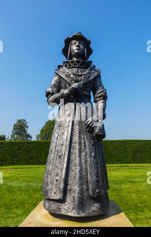 England, East Sussex, Burwash, Bateman's The 17th-century House and Once the Home of the Famous English Writer Rudyard Kipling, The Garden, Lead Statu Stock Photo